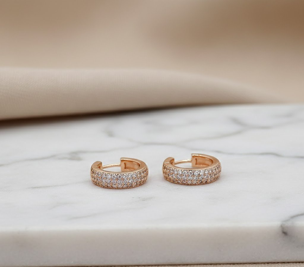 Classic Rose Gold-Plated Full Pave Crystal Huggie Earrings – Timeless Luxury Small Hoops for Every Occasion